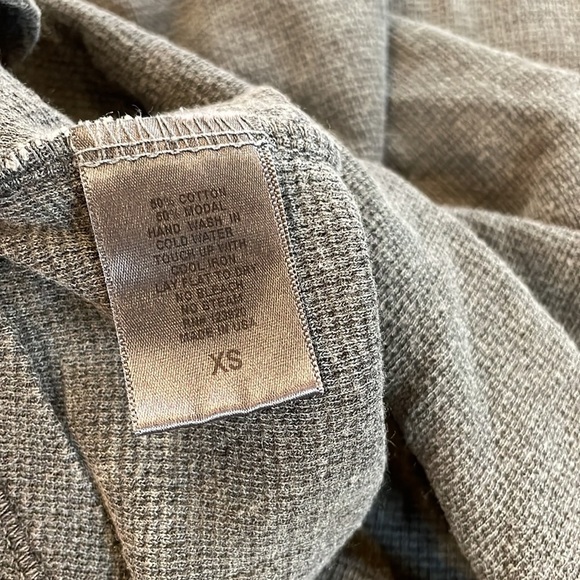 Soul Cycle cotton modal skull cross bones long sleeve distressed thermal - Picture 6 of 6